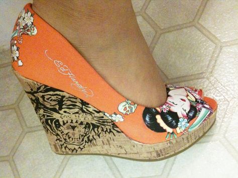 Ed Hardy wedges Af Shoes, 2000s Shoes, Mcbling Fashion, Fluffy Shoes, Heels Aesthetic, Aesthetic Grunge Outfit, Funky Shoes, Stunning Shoes, Cute Heels