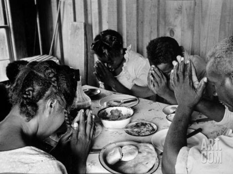 Delta and Pine Company African American Sharecropper Lonnie Fair and Family Praying before a Meal Premium Photographic Print by Alfred Eisenstaedt at Art.com Family Praying, Saying Grace, Alfred Eisenstaedt, Black Families, African American History, Black Culture, Quotes About Strength, Black Is Beautiful, Black People