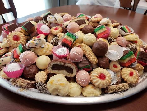 Italian Cookie Platter, Italian Childhood, Wedding Platters, Italian Cookie, I Still Miss You, Cookie Platter, Italian Pride, Italian Favorites, American Christmas