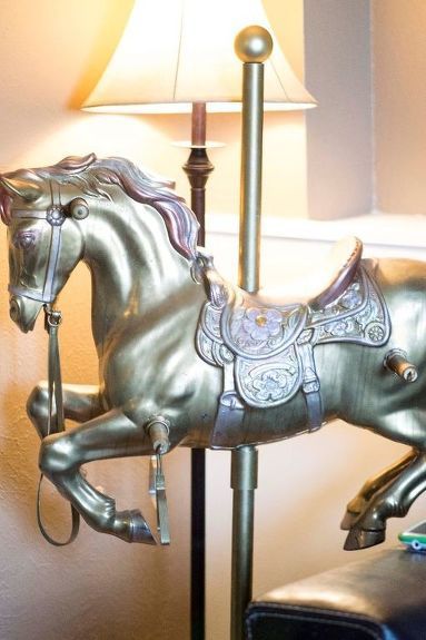 Christmas Carousel Decoration, Carousel Horse Decor, Diy Carousel Horse Prop, Diy Carousel Horse, Diy Carousel, Rocking Horses Painted, Rocking Horse Diy, Antique Rocking Horse, Rustic Wood Lanterns