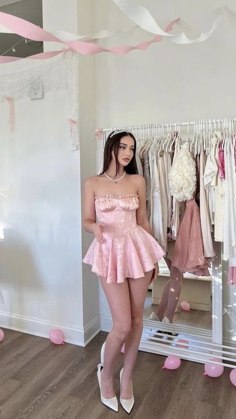 Halfprom Dress, Coquette Clothing Brands, Pink Date Outfit, Vestido Rosado Outfit, Valentines Outfits Aesthetic, Vestido Coquette, Coquette Tea Party, Modern Princess Outfits, Tea Party Dresses