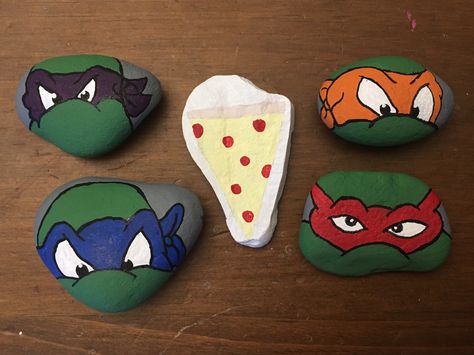 Painted rocks - TMNT Teenage Mutant Ninja Turtles Pizza Ninja Turtles Rock Painting, Tmnt Rock Painting, Teenage Mutant Ninja Turtles Painting, Tortoise Stone Painting, Ninja Turtles Graffiti, Ninja Turtles Pizza, Turtle Painted Rocks, Turtle Painting, Mutant Ninja