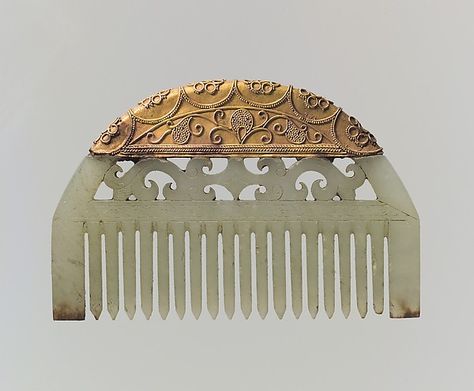 Comb -- 25-220 CE -- China, Eastern Had Dynasty -- Jade & Gold Prehistoric Jewelry, Chinese Artefacts, Chinese Queen, Yennefer Of Vengerberg, Chinese Bronze, Han Dynasty, Forbidden City, Chinese History, Nephrite Jade