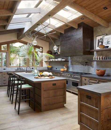 Kitchen Beautiful, Rustic Kitchen Design, Popular Kitchens, Luxury Kitchen Design, Traditional Home, Rustic Interiors, Luxury Kitchen, Ideas Kitchen, Rustic Kitchen