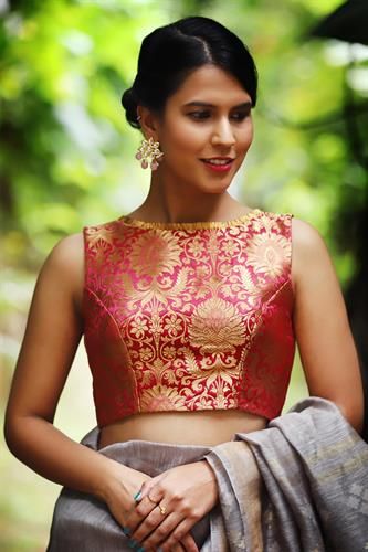 buy blouses online Brocade Blouse Designs, Choli Blouse Design, Sleeveless Blouse Designs, Sleeveless Blouse Saree, Blouse Tops Designs, Blouse Designs High Neck, Boat Neck Blouse Design, Grey Saree, New Saree Blouse Designs