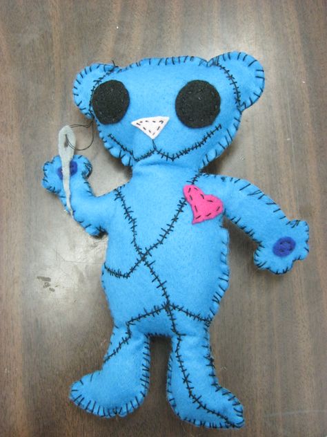 Middle School Art Project Felt Toy Monster  Student create a monster high doll. Multi media choice project. Middle School Art Project, Art Lesson Plans Middle School, Create A Monster, 3d Art Projects, 7th Grade Art, High School Art Lessons, 8th Grade Art, Middle School Art Projects, Art Lessons Middle School