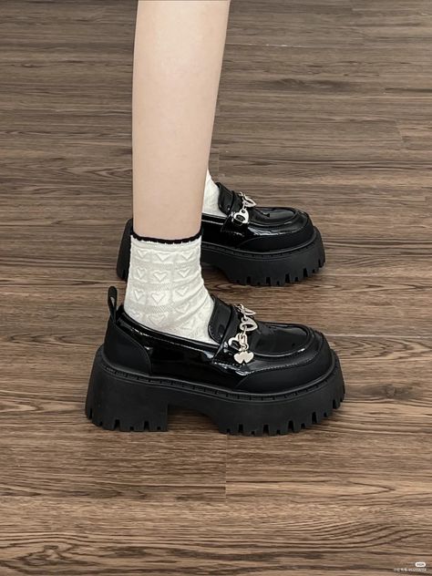 𝑠𝑎𝑣𝑒 = 𝑓𝑜𝑙𝑙𝑜𝑤 , 𝑛𝑜 𝑟𝑒𝑝𝑒𝑎𝑡 Asian Shoes Fashion, Black School Shoes Aesthetic, Korean Shoes Heels, Aesthetic School Shoes, Korean Shoes Aesthetic, Korean School Shoes, School Shoes Aesthetic, Black Shoes For School, Korean Heels