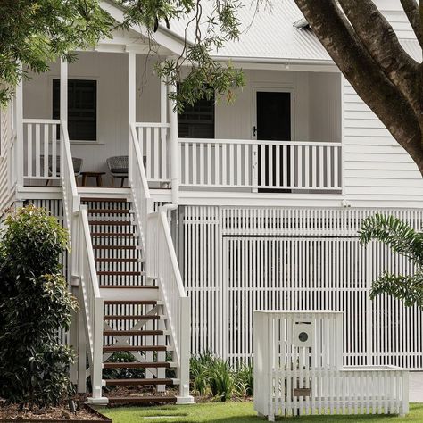 Tasteful Queensland home in all shades white 🤍 #renovations #interiordesign | Instagram Queenslander Stairs Exterior, Queenslander Hallway, Queenslander Deck, Modern Queenslander Exterior, White Queenslander, California Bungalow Exterior, Queenslander Homes Interior, Queenslander Homes Exterior, Australia Homes