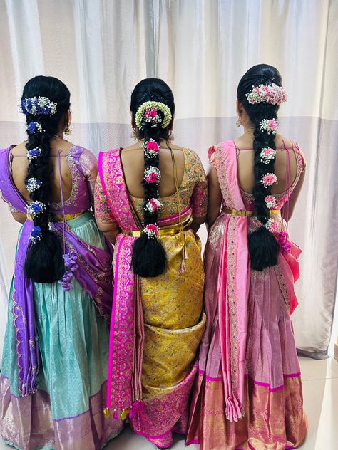 Traditional hairstyles Half Saree Function Hairstyles, Hairstyles For Marriage, Hairstyles For Weddings Indian, South Indian Bride Jewellery, Engagement Sarees, Marriage Dresses, Traditional Hairstyles, Simple Bridal Hairstyle, Poola Jada