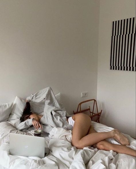 On the blog, one of our doctors explains the most common reasons why you’re waking up in the middle of the night and gives tangible advice for managing these disruptors. Bed Aesthetic, Picture Inspiration, Foto Casual, Lazy Days, Stay Positive, Jolie Photo, Foto Inspiration, Instagram Inspo, Greek Gods