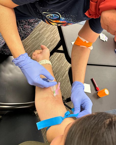 Last minute enrollment for October 7 class is still available! Don’t miss the opportunity for hands-on training and phlebotomy certification. #phlebotomy #phlebotomylife #medicalcareerschool #blooddraw Phlebotomy Certification, Nursing School Motivation, Cna Nurse, Medical Lab, Medical Careers, Phlebotomy, October 7, Career Goals, School Motivation