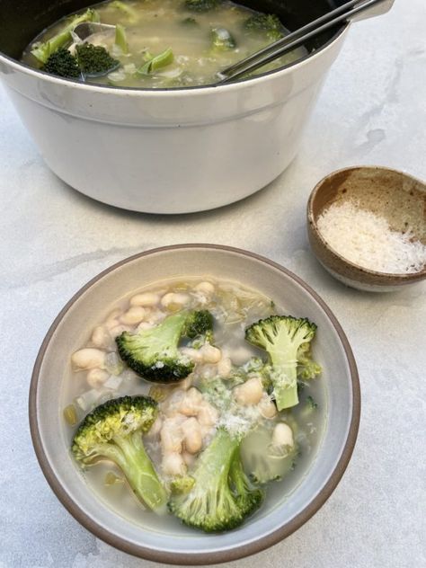 Broccoli White Bean Soup Recipe Broccoli White Bean, White Bean Soup Recipes, Bean Soup Recipe, Bean Soup Recipes, Great Northern Beans, Broccoli Soup, Frozen Broccoli, White Bean Soup, Vegan Soups