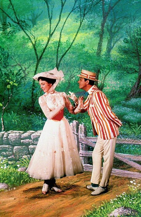 Mary Poppins and Bert Smtown Halloween, 1960s Movies, Mary Poppins 1964, Images Disney, Julie Andrews, Jolly Holiday, Practically Perfect, Brass Band, Actrices Hollywood