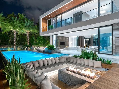 19 Palm Ave, Miami Beach, FL 33139 | MLS #A10760850 | Zillow Pool And Fire Pit, Outdoor Lounge Area, Design Miami, Miami Houses, Backyard Pool Landscaping, Modern Mansion, Backyard Pool Designs, Outdoor Entertaining Area, Miami Design