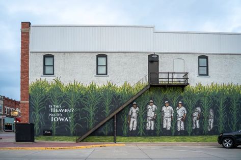 Ghost players mural in Dyersville, Iowa – Iowa Road Trip Iowa Road Trip, Sidewalk Chalk Paint, Snow Sculptures, Midwest Travel, Washington Park, Graffiti Murals, Field Of Dreams, Google Map, Urban Setting