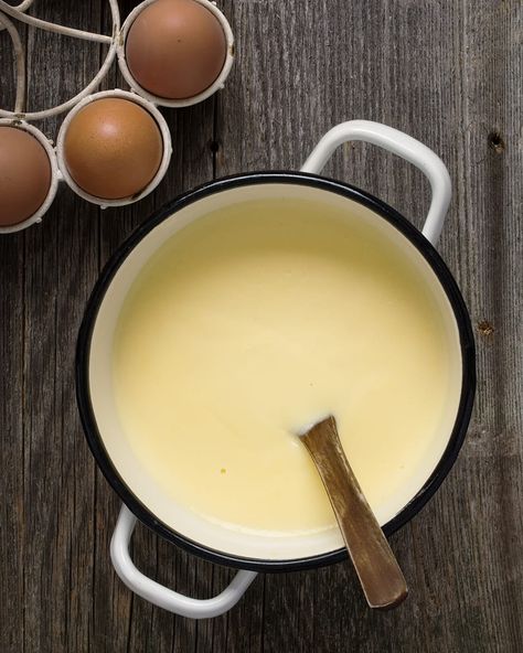 Homemade Custard Recipe, Vanilla Custard Recipe, Homemade Custard, Custard Recipes, Vanilla Custard, Quiche Recipes, Homemade Vanilla, Keto Dessert Recipes, Cream Sauce