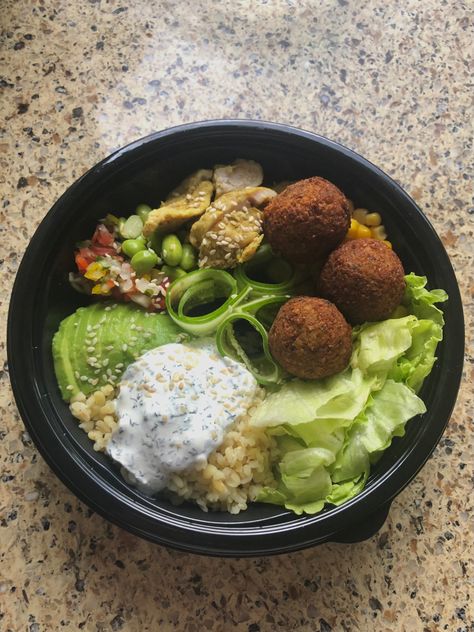 Falafel Bowl Aesthetic, Falafel Aesthetic, Poke Bowl Aesthetic, Meal Prep Aesthetic, Prep Aesthetic, Aesthetic Meals, Food Meal Prep, Falafel Bowl, Salad Bowl Recipes