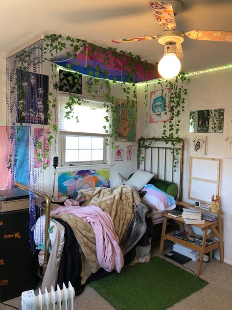 Gen Z Aesthetic Room, Queer Rooms, Pastel Aesthetic Room, Danish Pastel Aesthetic, Store Room, Chill Room, Aesthetic Room Ideas, Indie Room Decor, Cool Room