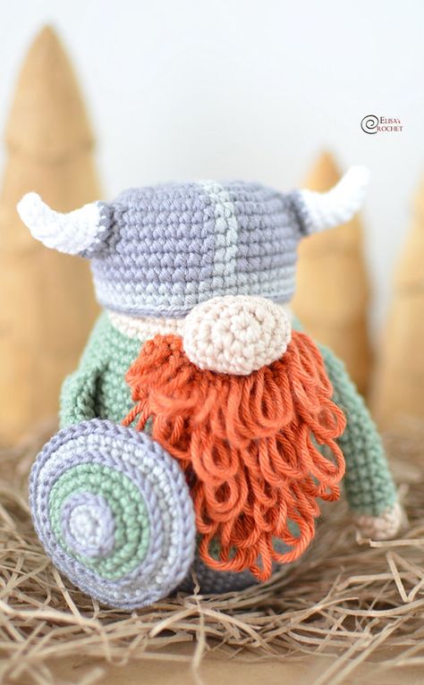 Viking Gnome Free Crochet Pattern By Elisa's Crochet Crochet Hats For Amigurumi, Gonk Free Crochet Pattern, Crochet Holiday Gnomes Free Pattern, Crochet Viking Gnome, Crochet Along 2023, Crochet Spring Gnomes Free Pattern, Viking Crochet Pattern, Free Crochet Gnome Pattern, Free Gnome Crochet Pattern