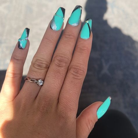 Teal Black And Silver Nails, Aqua And Black Nails, Tiffany Blue And Black Nails, Black And Teal Nail Designs, Black And Turquoise Nails, Teal And Silver Nails, Teal And White Nails, Turquoise And Black Nails, Teal And Black Nails