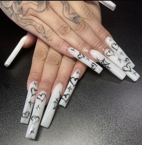 Long Black Goth Nails, Y2k Nails Acrylic Long White, Chicana Nails Acrylic Black, Long Acrylic Nails Black And White, Oldie Acrylic Nails, Baddie Nails Black And White, Nail Designs Chicana, Nail Ideas Chicana, Nails Acrylic Chicana