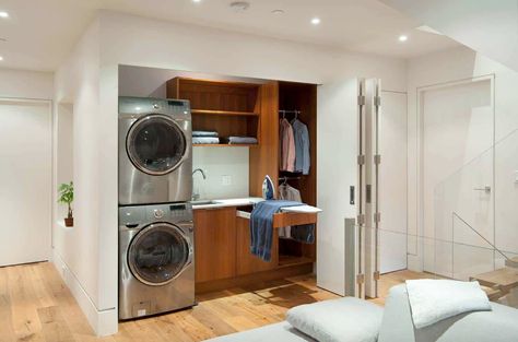 45 Functional And Stylish Laundry Room Design Ideas To Inspire Closet For Couples, Foldable Door, Laundry Room Stackable, Laundry Remodel, Contemporary Laundry Room, Laundry Room Storage Shelves, Old World Kitchens, Hidden Laundry, Small Laundry Room Organization