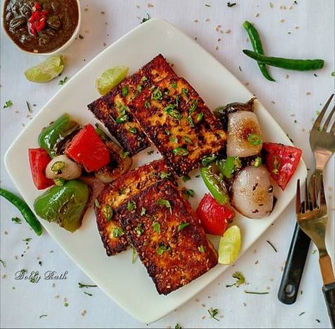 Peri Peri Paneer, Starter Dishes, Easy Starters, Paneer Recipe, Dinner Snacks, Fav Food, Peri Peri, Small Tomatoes, Paneer Recipes