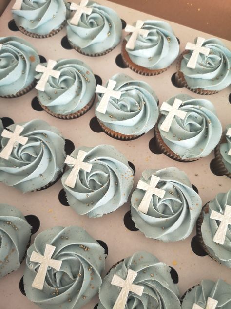 Communion Cupcakes For Boys, Baptism Dessert Ideas, Confirmation Cupcakes Ideas, Communion Party Ideas Boys, Boy Confirmation Party Ideas, Conformation Decor, Boy Confirmation Cake, Boy Baptism Cakes, First Communion Desserts