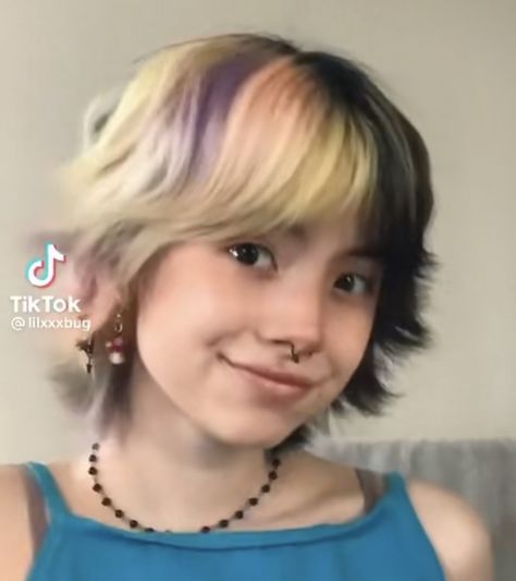 lilxxxbug on TikTok Lilxxxbug Hair, Alt Hair, Androgynous Hair, Haircut Inspo, Pretty Fish, Short Grunge Hair, Dye Ideas, Haircut And Color, Grunge Hair