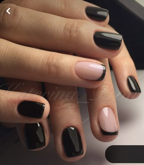 Cream Nails With Black Design, Black Manicure Short Design, Black Nails Gel Polish, Black Manicure Short Round, Natural And Black Nails, Nails For Cocktail Party, Very Short Round Nails Gel, Black Shellac Nails Short, Black Manicure Short Square