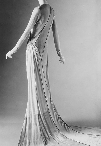 Madeleine Vionnet | Wedding ensemble | French | The Met Madeleine Vionnet, Edward Steichen, White Evening Gowns, Formal Evening Wear, Afternoon Dress, Fashion Institute, 1920s Dress, Costume Institute, 1930s Fashion