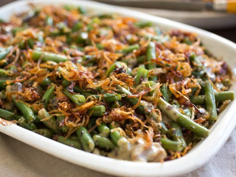 The ultimate homemade version of the classic green bean casserole, with fresh green beans, a rich mushroom sauce, and crispy fried shallots. Thanksgiving Green Bean Casserole, Green Bean Recipes Healthy, Easy Green Bean Recipes, Thanksgiving Green Beans, Garlicky Green Beans, Healthy Green Beans, Homemade Green Bean Casserole, Classic Green Bean Casserole, Easy Green Beans