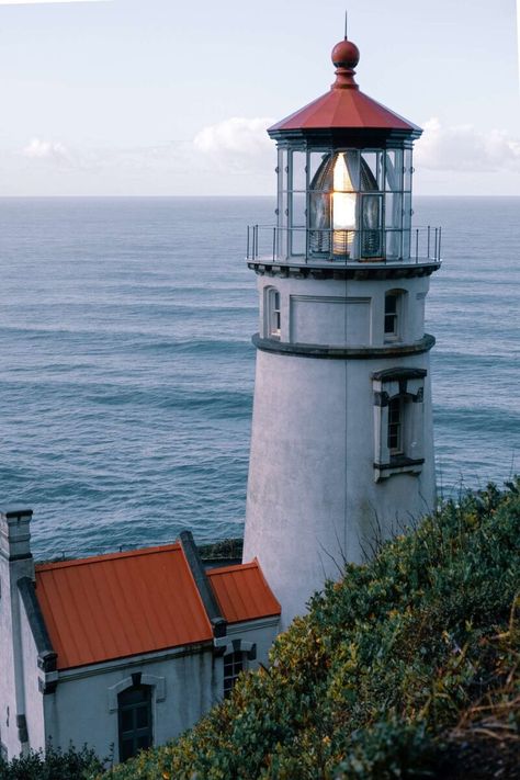 Heceta Head Lighthouse, Fresnel Lens, Autumn Travel, Pretty View, Lighthouse Pictures, History Taking, Weekend Adventures, Wooden Staircases, Stay Overnight