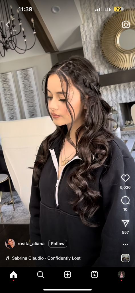 Hair Styles For Quinceañera Curly Hair, Simple Hairstyles For Damas, Hairstyles For Medium Length Hair Quince Guest, Half Up Half Down Hair Mexican, Pretty Bun Hairstyles For Prom, Half Up Have Down Hairstyles Prom, Hair Styles For A Quince, Culmination Hairstyles, Quince Court Hairstyles