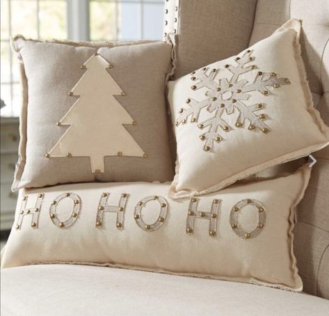 Christmas Embroidery Ideas, Home Decor Ideas Christmas, Christmas Pillows Diy, Home Christmas Tree, Zimmer Diy, Xmas Pillows, Seasonal Pillows, Christmas Tree Pillow, Christmas Room Decor