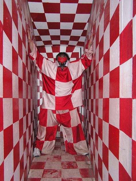 129 World`s Insanest Scary Halloween Haunted House Ideas Halloween Haunted House Ideas, Halloween Haunted House Diy, Haunted Trail Ideas, Haunted House Ideas, Haunted Circus, Haunted Carnival, Halloween Maze, Scary Haunted House, Creepy Carnival