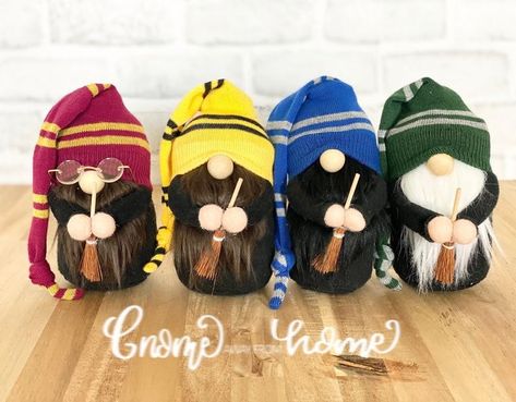 Harry Potter Gnomes for Christmas Tree!!🎄 Harry Potter Gnomes, Gnomes For Christmas, Themed Gnomes, Harry Potter Gifts Diy, Harry Potter Christmas Ornaments, Harry Potter Christmas Decorations, Slytherin Gryffindor, Brown Beard, Harry Potter Ornaments