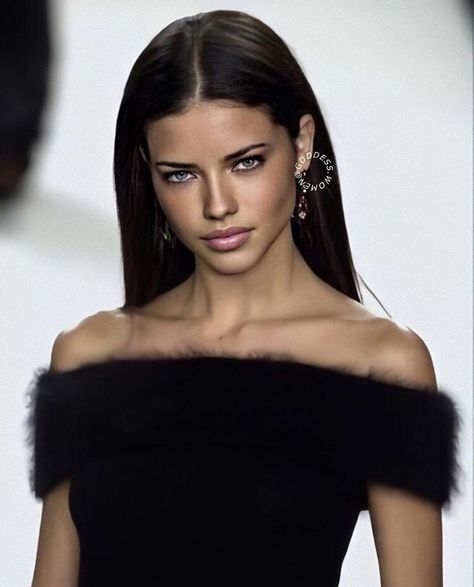 Adriana Lima en Instagram: “Young Lima 🖤🤍” Adriana Lima Outfit, Lima Model, Goddess Women, Adriana Lima Young, Ralph Lauren Fall, Victoria Secret Fashion, Adriana Lima, Model Life, Brunette Hair Color