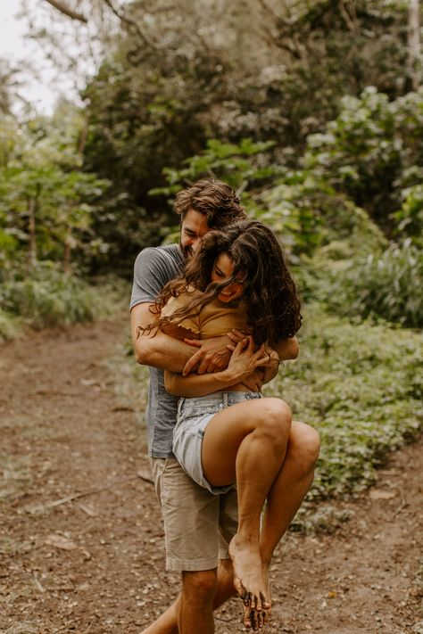 Jungle Couple Photoshoot, Fairytale Love, Hawaii Photos, Couple Travel Photos, Couples Pic, Couples Adventure, Photo Tricks, Couple Inspiration, Jungle Photography