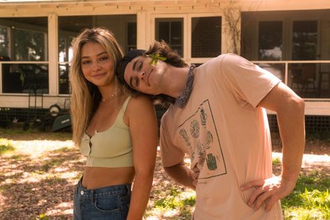 100 Best Quotes From Netflix's Outer Banks Sarah E John B, Ross Butler, Sarah Johns, Les Pogues, Chase Stokes, Which Character Are You, John B, Madelyn Cline, The Pogues