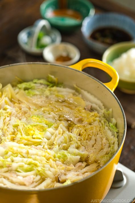 Mille-Feuille Nabe is a popular Japanese hot pot made of "thousand layers" of cabbage leaves and pork belly slices simmered in a savory dashi broth. It's simple and easy to make, and it tastes AMAZING! #millefeuille #hotpot | Easy Japanese Recipes at JustOneCookbook.com Nabe Recipe, Sukiyaki Recipe, Japanese Hot Pot, Leeks Soup Recipes, Hot Pot Recipe, Pork Belly Slices, Dashi Broth, Pork And Cabbage, Easy Japanese Recipes