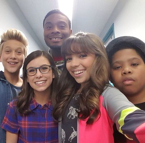 Game shaker Game Shakers Cast, Nickelodeon Game Shakers, Game Shakers Babe, Nickelodeon Cast, Kel Mitchell, Nickelodeon The Thundermans, Thomas Kuc, Cree Cicchino, Madisyn Shipman