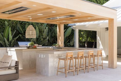 Santiago Paradise - Garden Studio Pergola And Pool, Alfresco Designs, Pool Kitchen, Pergola Roof, Living Pool, Backyard Dreams, Outdoor Kitchen Decor, Outdoor Bbq Kitchen, Kitchen Design Layout