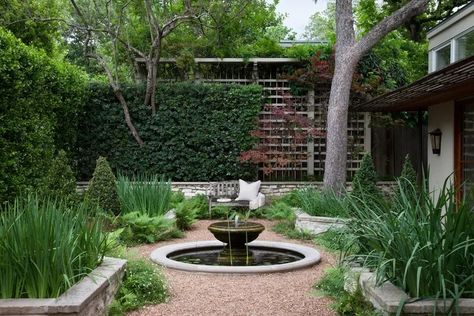 10 No-Grass Backyard Ideas For Easy Maintenance Austin Garden, Southern Gardens, Walk Ideas, Front Stairs, Backyard Gardens, Backyard Sanctuary, No Grass Backyard, Southern Garden, Backyard Landscaping Ideas