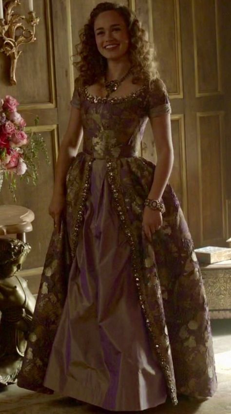 ImageFind images and videos about vintage, dress and jewelry on We Heart It - the app to get lost in what you love. 1800s Dresses, Tudor Dress, Reign Fashion, Reign Dresses, Decades Of Fashion, Purple And Gold Dress, Fairytale Fashion, Old Fashion Dresses, Dresses Aesthetic