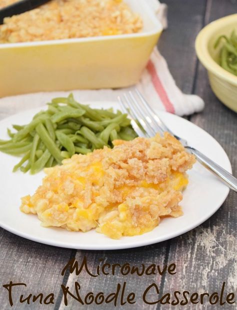 Make some comfort food right in the microwave with this Cheesy Tuna Noodle Casserole.  It's quick to make and perfect to warm yourself up on a cold night, and it makes great leftovers! #microwave #tunarecipes #tunanoodlecasserole #casserolerecipes Cheesy Noodle Casserole, Cheesy Tuna Noodle Casserole, Hotel Recipes, Travel Meals, Panini Recipes Chicken, Microwave Meals, Chicken Panini, College Cooking, Microwave Food