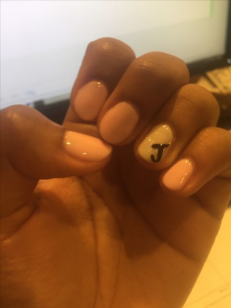 Nails with boyfriend's initials T Initial On Nails, Nails With Boyfriends Initials, Painting Ideas For Boyfriend, Nails With Bf Initials, Acrylic Nails With Bf Initials, Pinterest Painting, Boyfriend Initials, Cute Short Nails, Purple Acrylic Nails