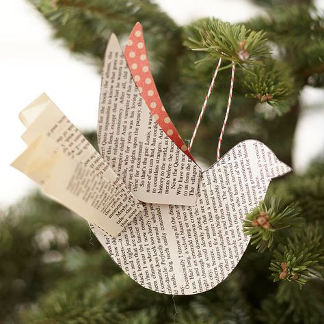 Use our pattern to create a flock of beautiful paper-bird ornaments. More handmade Christmas ornaments: http://www.bhg.com/christmas/ornaments/easy-christmas-ornaments/?socsrc=bhgpin102113paperbird&page=30 Clay Ribbon, Ornaments Ideas, Paper Bird, Farmhouse Christmas Ornaments, Easy Christmas Ornaments, Diy Christmas Ornaments Easy, Diy Christmas Ornament, Folding Origami, Easy Handmade