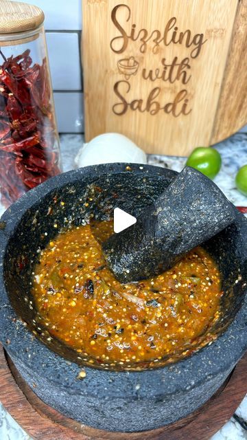 Sizzling With Sabdi on Instagram: "Hey Sizzlers! 🔥 On Mondays I usually get everything ready for the week. What we use the most is salsa, beans, cheese and eggs. This week I made a salsa molcajeteada with my molcajete from @cemcui_artesanias 🥰  Ingredients: 20 Chile piquin  4 chiles de arbol  1lb tomatillos  2 garlic cloves  A small piece of onion  1/4 cup water  Salt to taste  Beware: this salsa is definitely spicy! 🌶️ Molcajete salsas are always extra flavorful compared to the blender idk why that is but it makes such a difference 🤤 If you want one shipped to your house you can use code SIZZLING to save ♥️ Perfect for taco Tuesday and any day. Hope y’all enjoy! - - - #salsa #spicysalsa #tacotuesday #cooking #mexican #mexicanfood #sizzlingwithsabdi" Salsa Molcajete Recipes, Molcajete Salsa Recipe, Molcajete Salsa, Mexican Salsa Recipes, Con Carne Recipe, Fast Dinner, Mexican Salsa, Salsa Recipes, Spicy Salsa