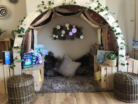 Childcare Arch Ideas, Sensory Reading Corner, Hygge Reading Corner, Sensory Corner Bedroom, Sensory Room Ideas Schools Calm Down, Book Corners Classroom Reading Areas, Toddler Room Nursery Eyfs, Book Corner Ideas Childcare, School Calm Down Corner